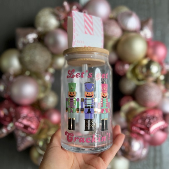 ✨NEW💖Peppermint and Pine Nutcracker Glass Tumbler🎄 - Picture 3 of 6